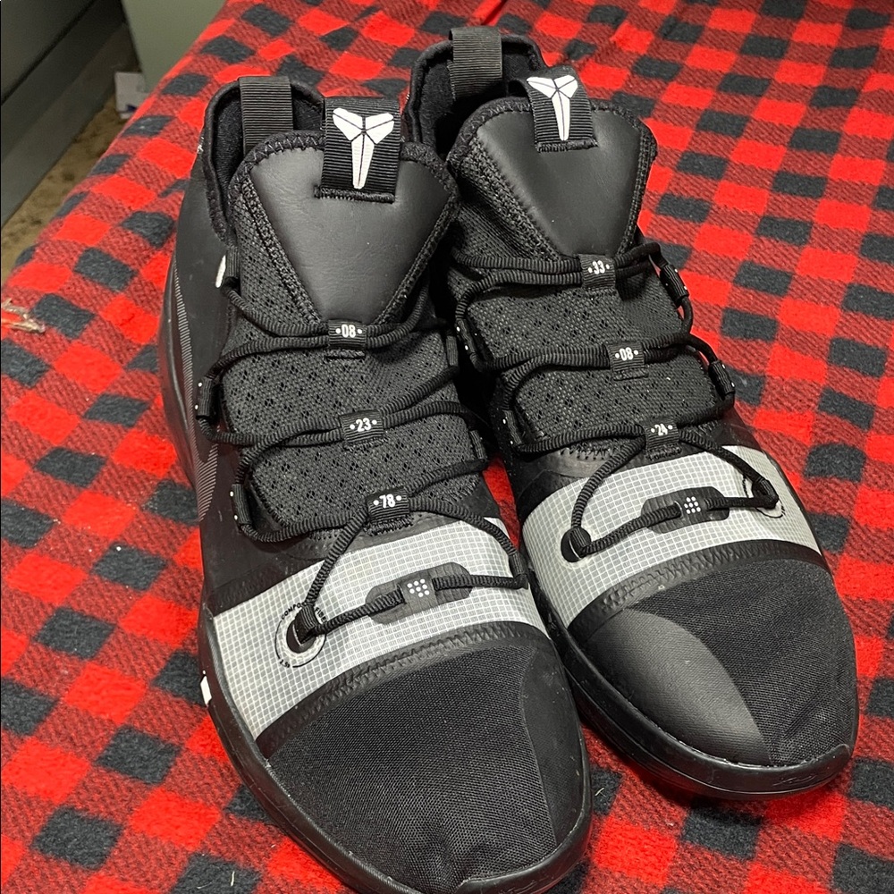 Nike Kobe Bryant "Mamba Mentality" Black & Metallic Silver Performance BB shoes